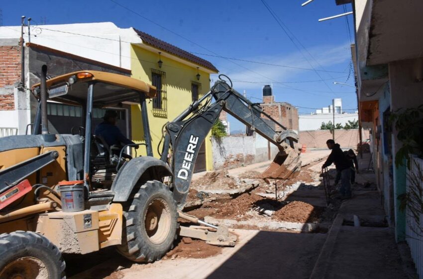  Ayuntamiento de Soledad repara drenaje colapsado en la colonia San Francisco