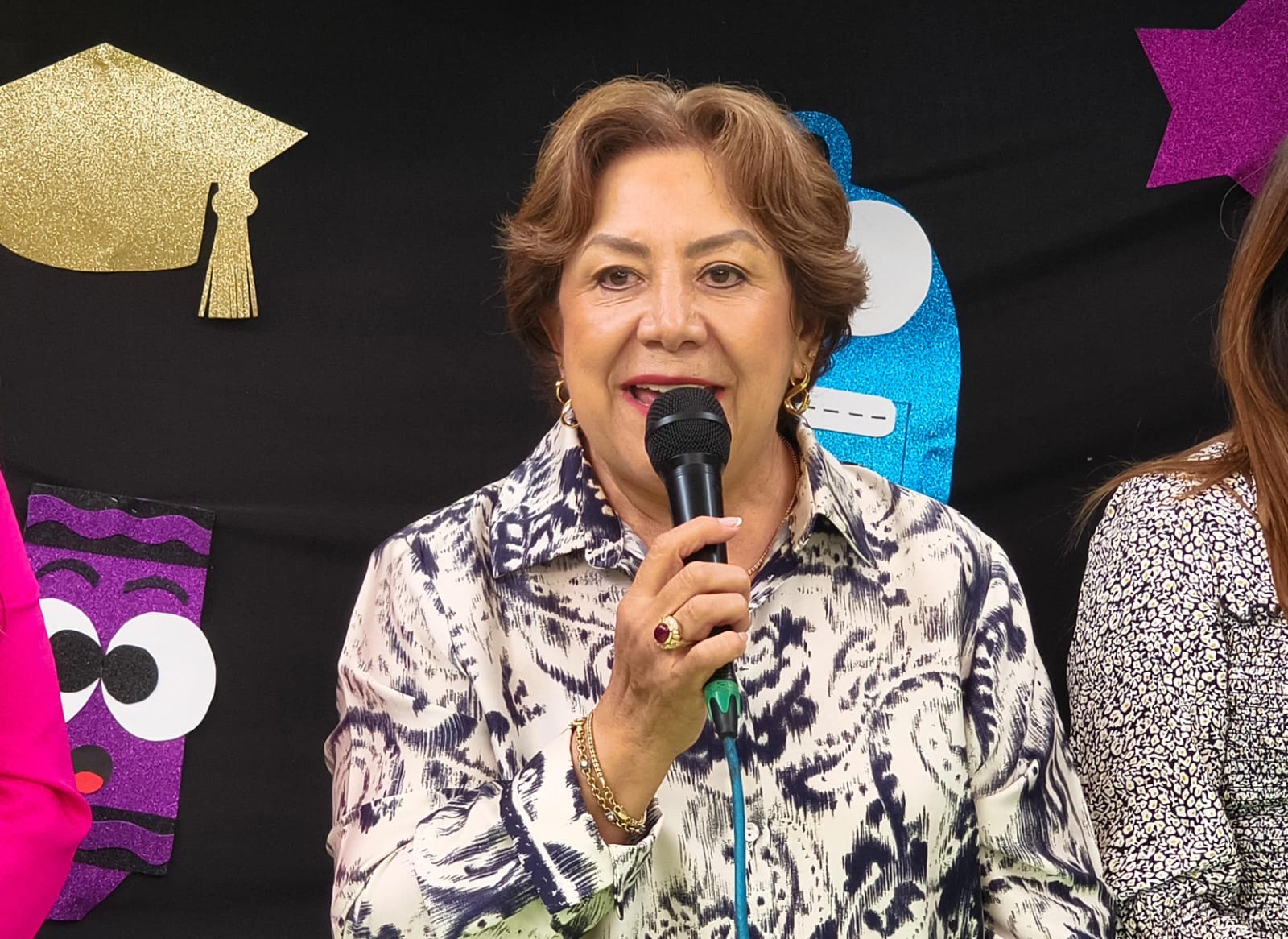 María del Pilar Cardona Reyna durante la graduación de niñas y niños de las Estancias Infantiles Capullito 1 y 2 en Soledad de Graciano Sánchez.