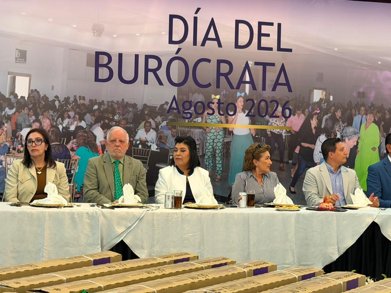 Evento del Día del Burócrata en San Luis Potosí, donde se anunció incremento salarial para trabajadoras y trabajadores estatales.