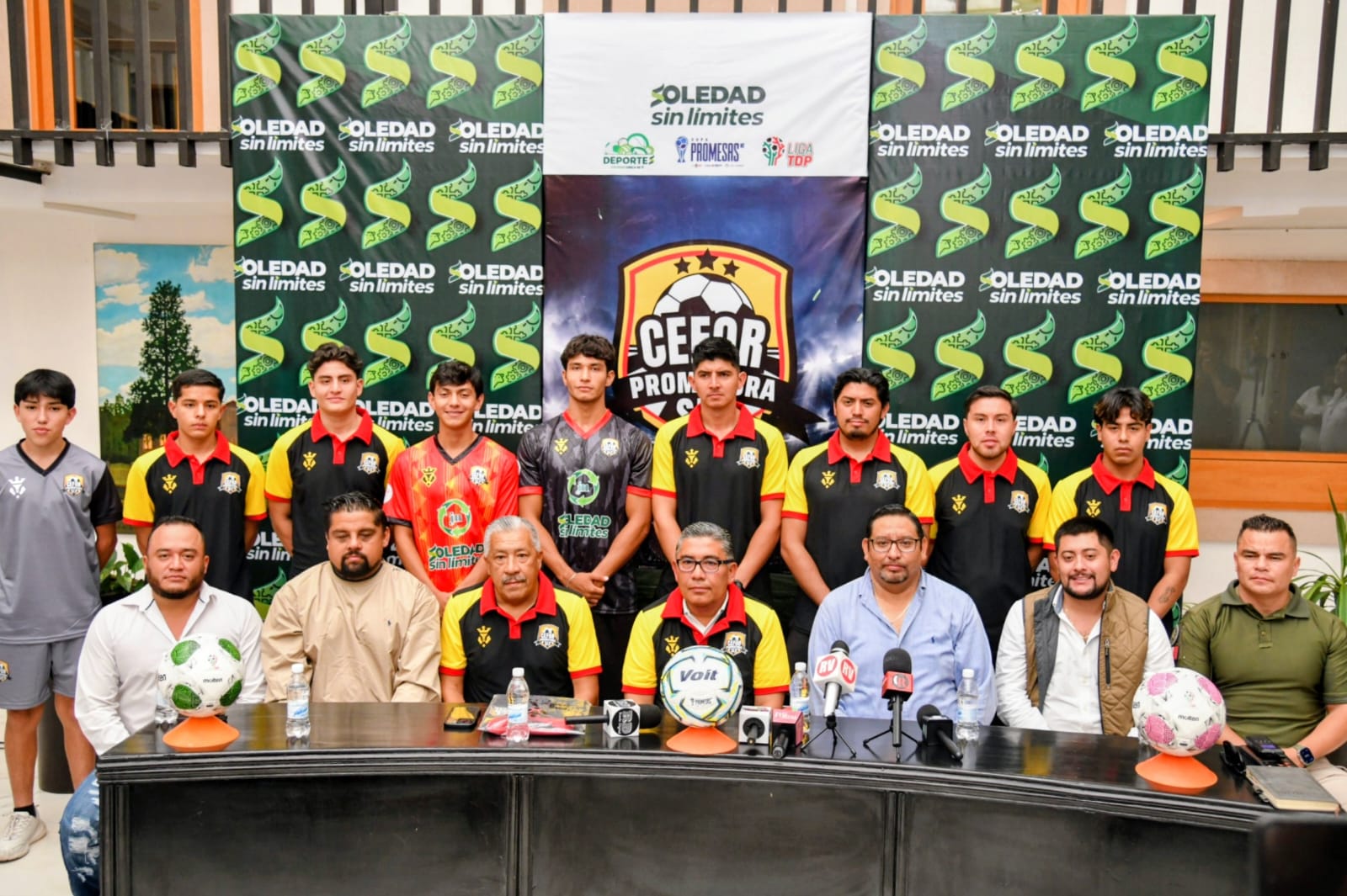 Presentación del equipo CEFOR Promotora SLP, uniformes y cuerpo técnico para la temporada 2026-2027 en Soledad de Graciano Sánchez.