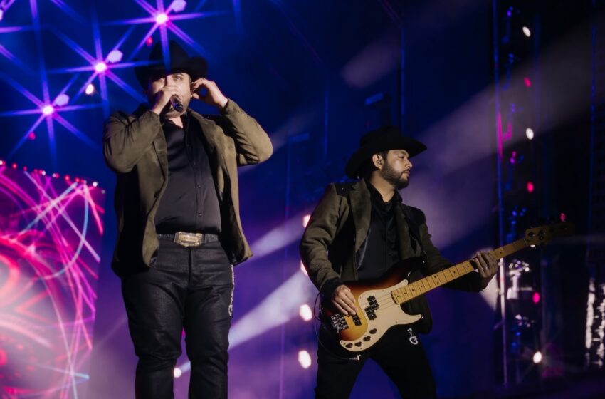  Laberinto y Herederos de Nuevo León ponen a bailar El Foro de la FENAPO