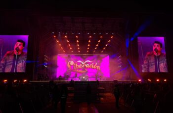 Escenario del Foro de la FENAPO 2026 durante la presentación de Liberación