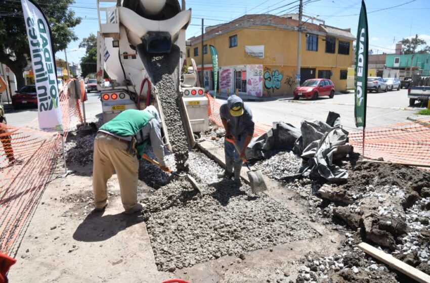  Soledad repara drenaje colapsado en avenida México y calle San Vicente