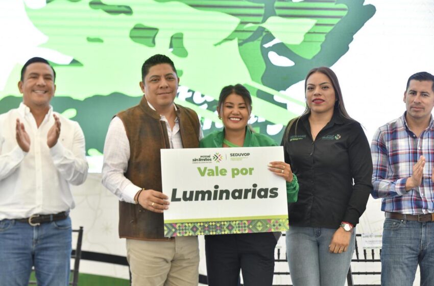  Gallardo entrega obras, luminarias y apoyos escolares y ganaderos en Ahualulco