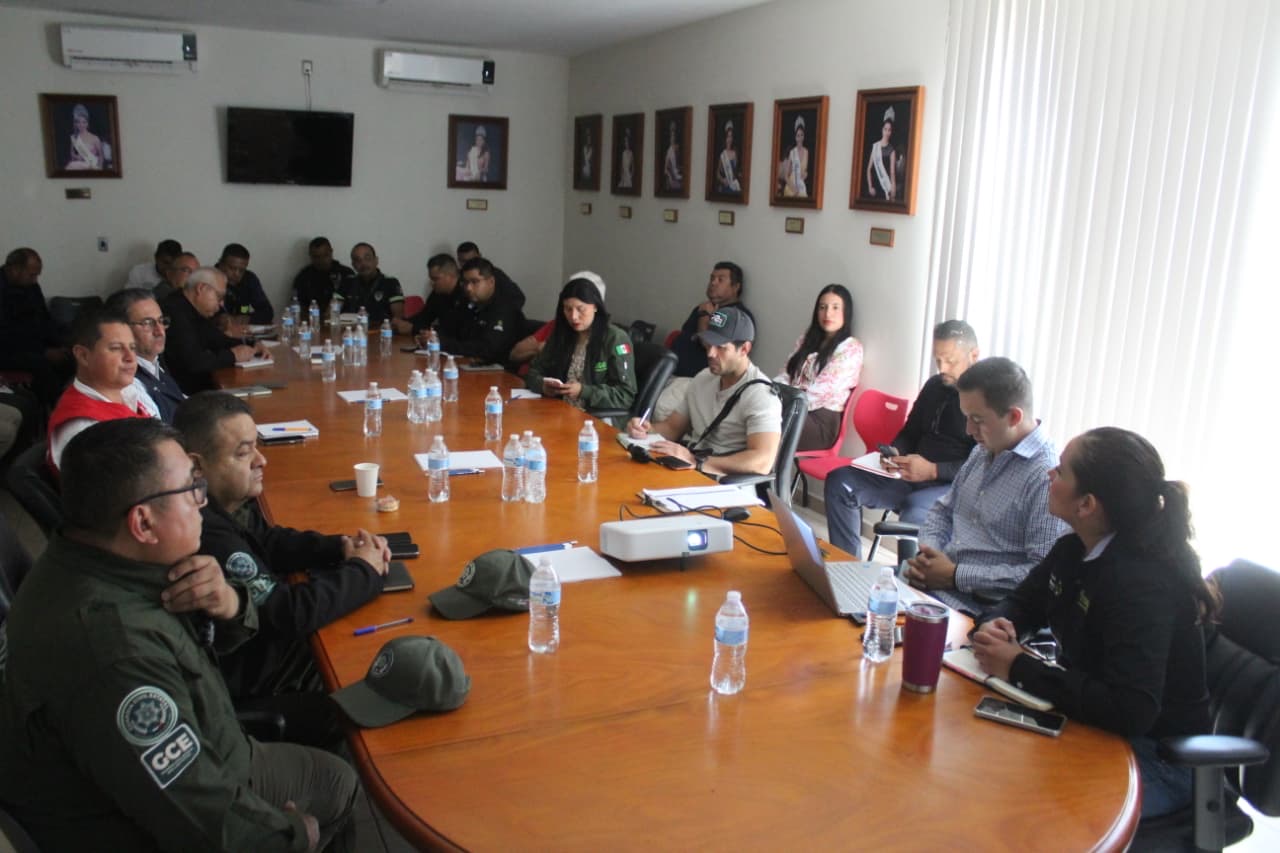 Reunión de coordinación entre autoridades de seguridad, Guardia Civil Estatal, Protección Civil y Patronato de la FENAPO para el operativo del concierto gratuito de Katy Perry en San Luis Potosí.