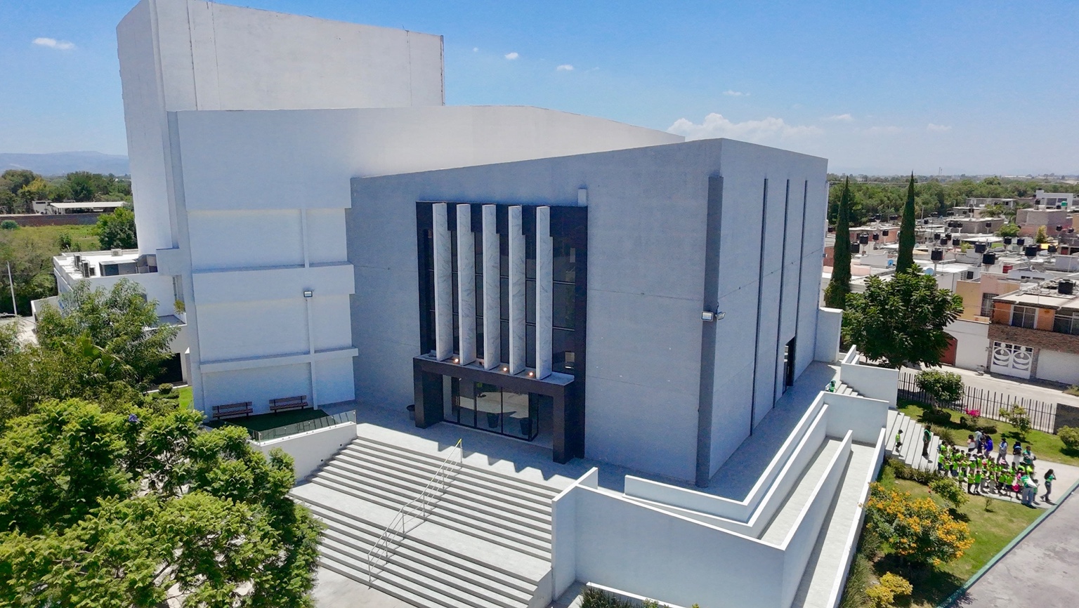 Vista aérea del Teatro y Centro Cultural Doroteo Arango, sede del Míster y Miss Fitness San Luis en Soledad de Graciano Sánchez.