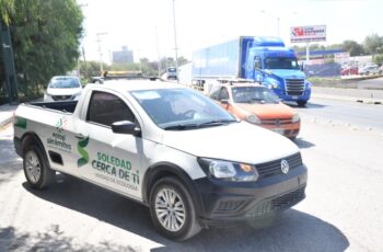 Unidad de Ecología Municipal de Soledad durante recorridos de vigilancia ambiental en vialidades principales.