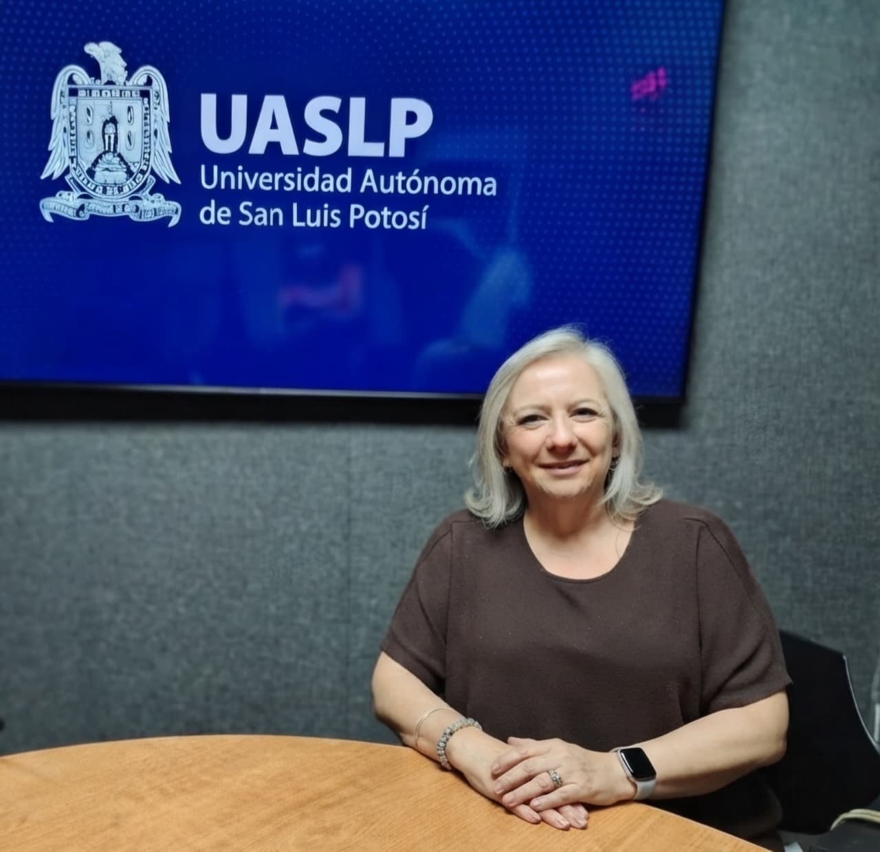 Ana María Echeverría Barrios, directora del Centro de Idiomas de la UASLP, durante entrevista sobre cursos de idiomas para el semestre agosto-diciembre.