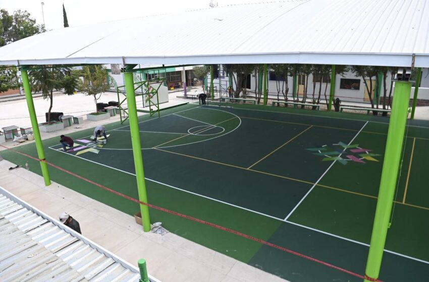  Soledad inicia ciclo escolar con 56 mil 500 estudiantes y obras en planteles