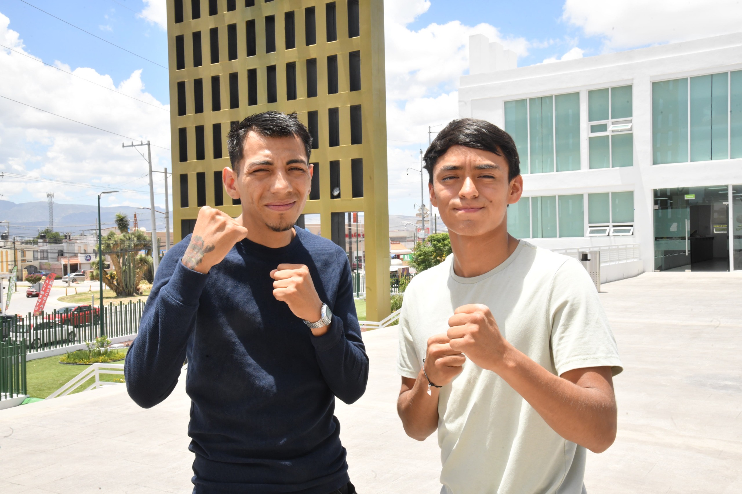 Ángel de Jesús Campos Pérez y José Jesús Jiménez, boxeadores de Soledad de Graciano Sánchez que participarán en una función nacional en Arena Potosí.