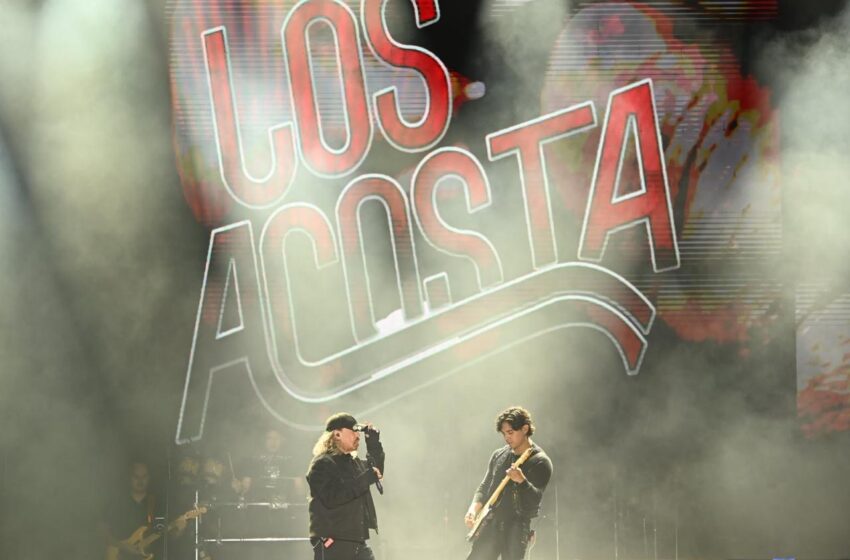  Los Acosta celebran su historia ante miles en El Foro de la FENAPO