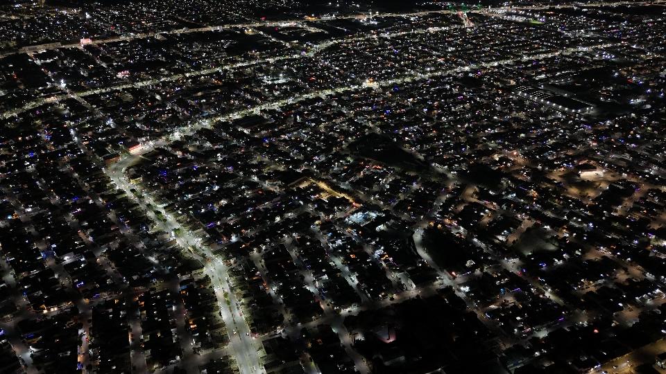 Vista aérea nocturna de Soledad de Graciano Sánchez, donde se prepara la modernización del sistema de alumbrado público.