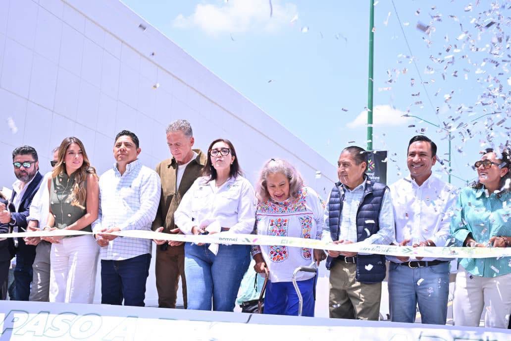 Autoridades estatales inauguran el paso a desnivel de Circuito Potosí y avenida de las Torres en San Luis Potosí.