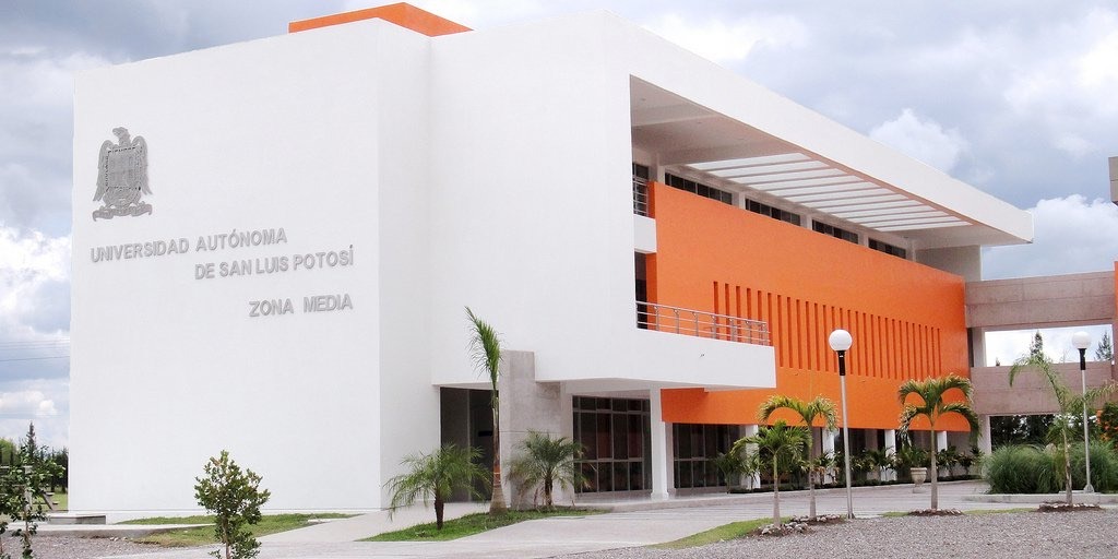 Edificio de la Facultad de Estudios Profesionales Zona Media de la Universidad Autónoma de San Luis Potosí.