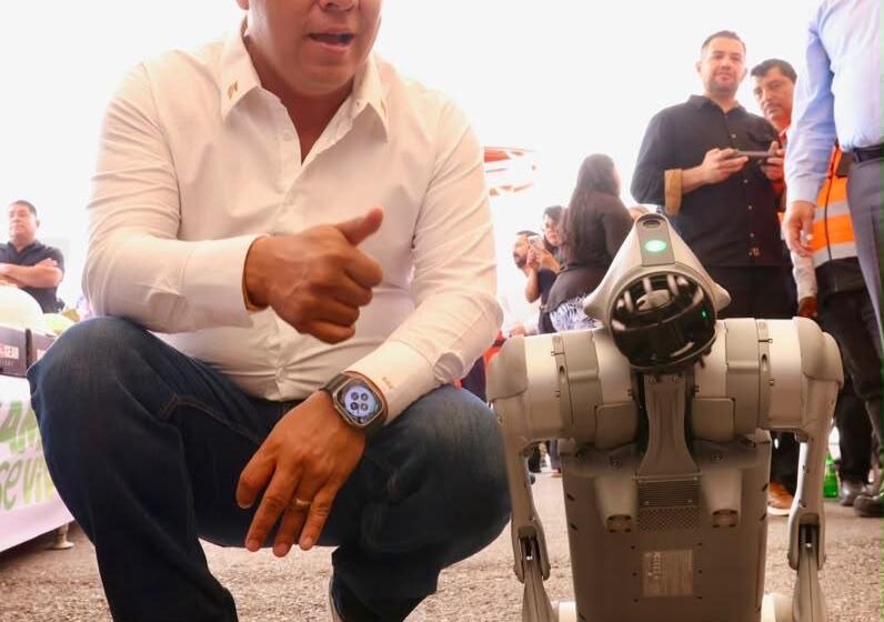  Gallardo pone en operación cuatro perros robot para seguridad en la FENAPO 2026