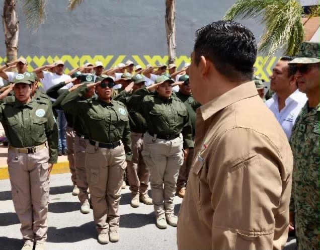 Ricardo Gallardo Cardona revisa a elementos de seguridad durante acciones de coordinación estatal en San Luis Potosí