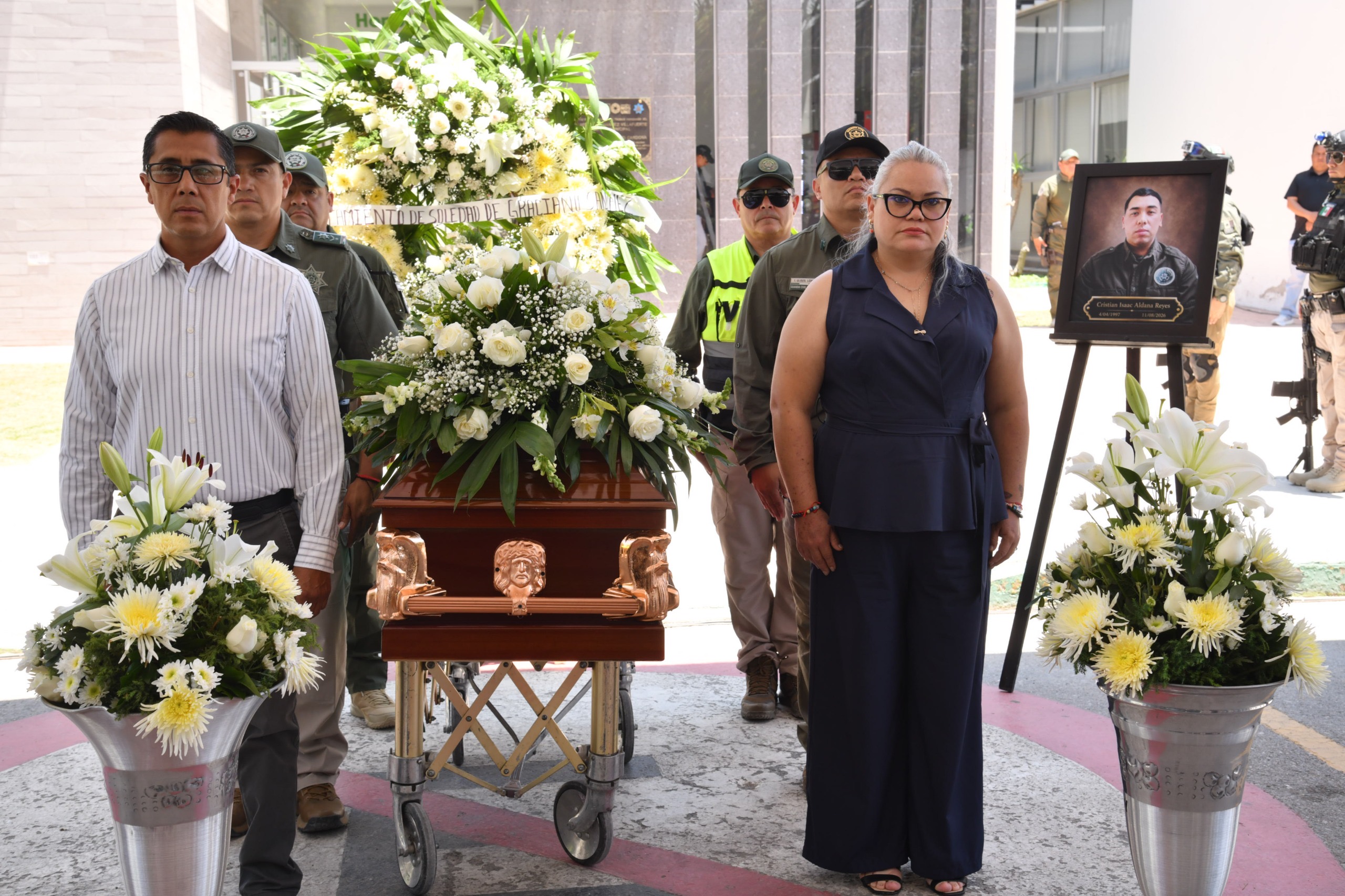 Homenaje póstumo al oficial Cristian Issac Aldana Reyes, integrante del Grupo Panteras de la Guardia Civil Municipal de Soledad de Graciano Sánchez.