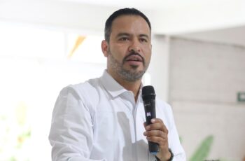 Ignacio Segura Morquecho durante un acto público en San Luis Potosí.