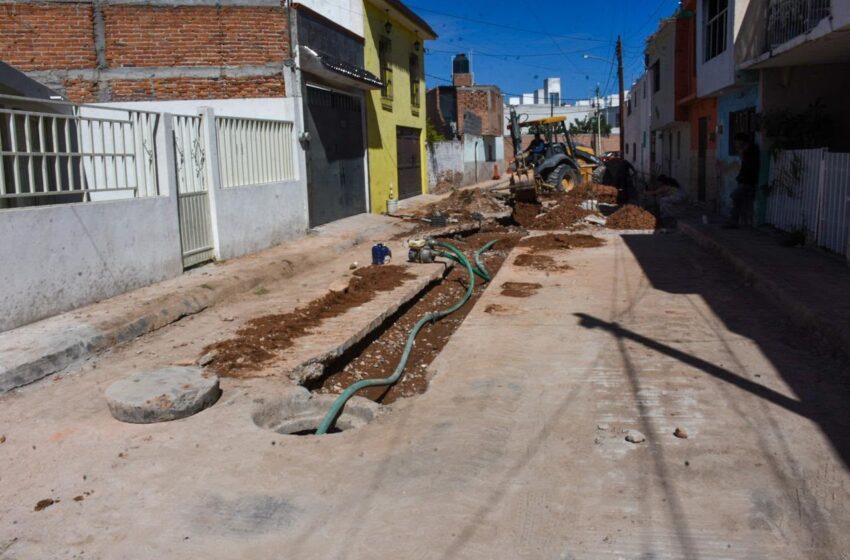  Soledad interviene drenajes colapsados en colonias; Villas de Foresta suma 940 metros de nueva red