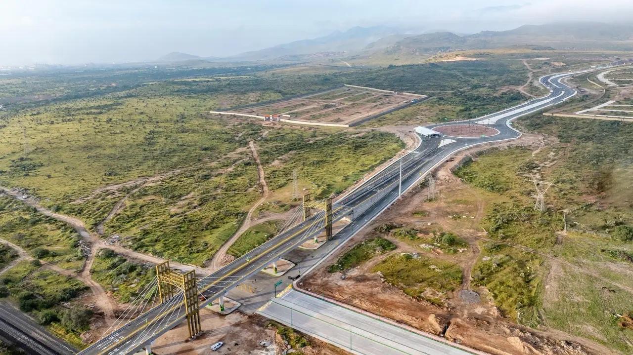 Vista aérea de infraestructura vial en la zona de la Vía Alterna Sur de San Luis Potosí.