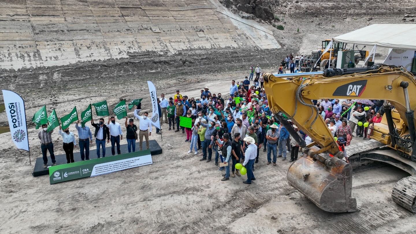 Trabajos de rehabilitación en la presa El Peaje, en San Luis Potosí.