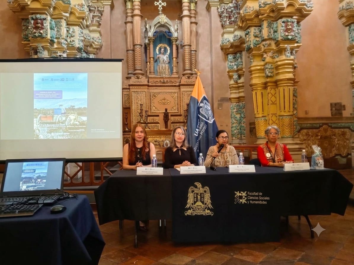 Participantes del Primer Coloquio del Semidesierto de San Luis Potosí y Centro Norte de México en el Museo Regional Potosino