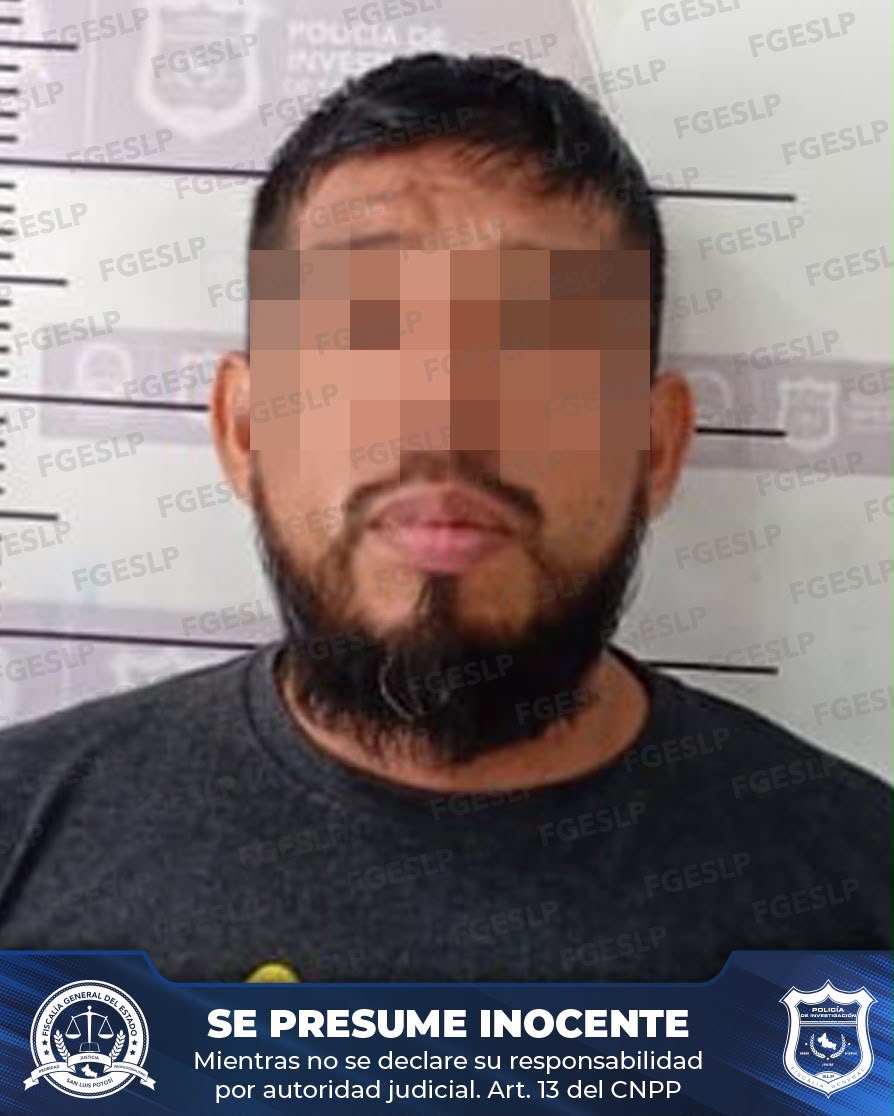 Imagen difundida por la Fiscalía de San Luis Potosí de un hombre detenido por su probable participación en un homicidio; el rostro aparece pixelado.