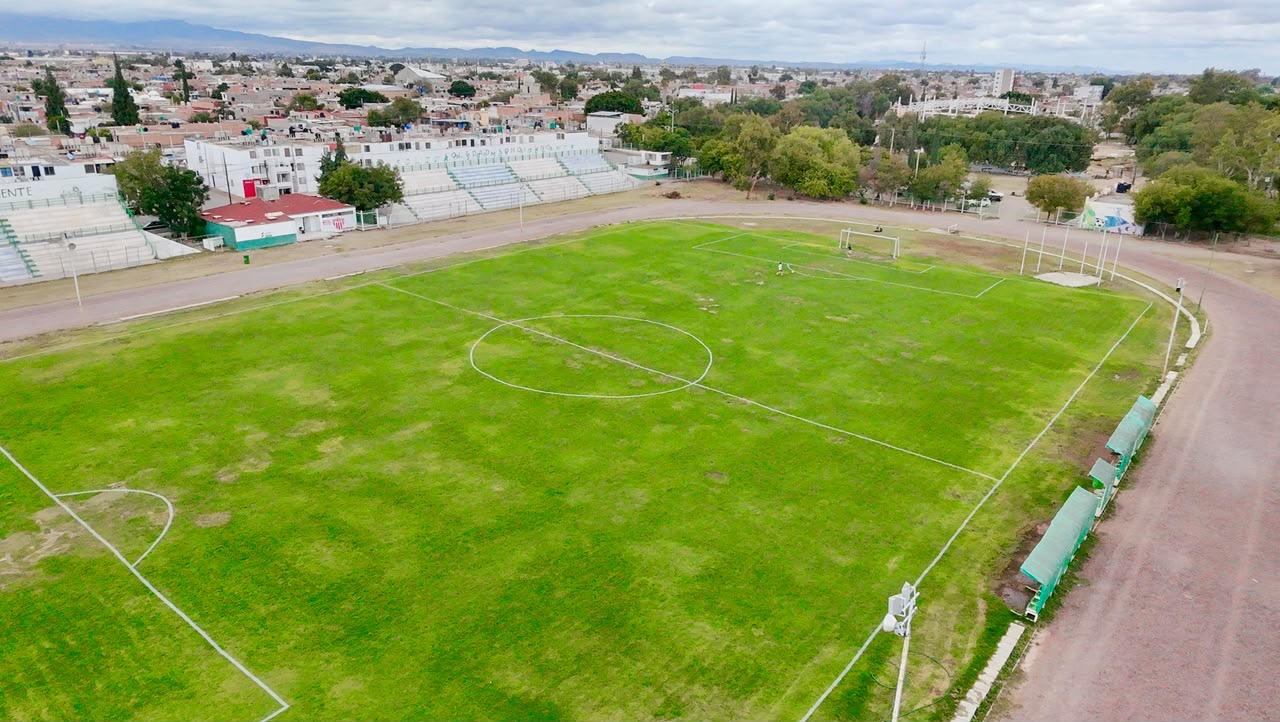 Vista aérea de los campos y áreas deportivas de la Unidad Deportiva 21 de Marzo en Soledad de Graciano Sánchez.
