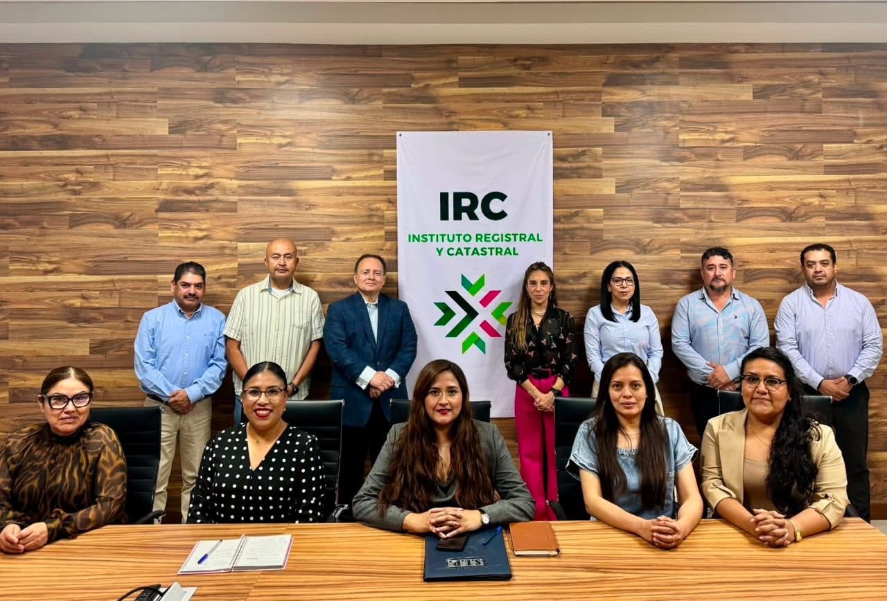 Reunión de trabajo del Instituto Registral y Catastral de San Luis Potosí sobre servicios registrales y certeza patrimonial