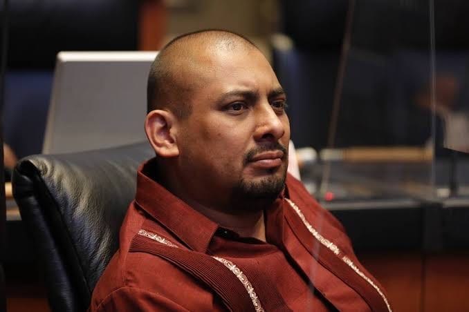 Elí César Cervantes Rojas durante una sesión legislativa.