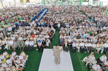 Ricardo Gallardo Cardona durante la presentación de su Quinto Informe de Resultados en Rioverde, ante habitantes de la Región Media.