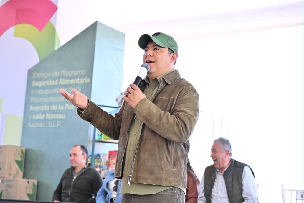 Ricardo Gallardo Cardona durante un encuentro relacionado con programas sociales en San Luis Potosí.