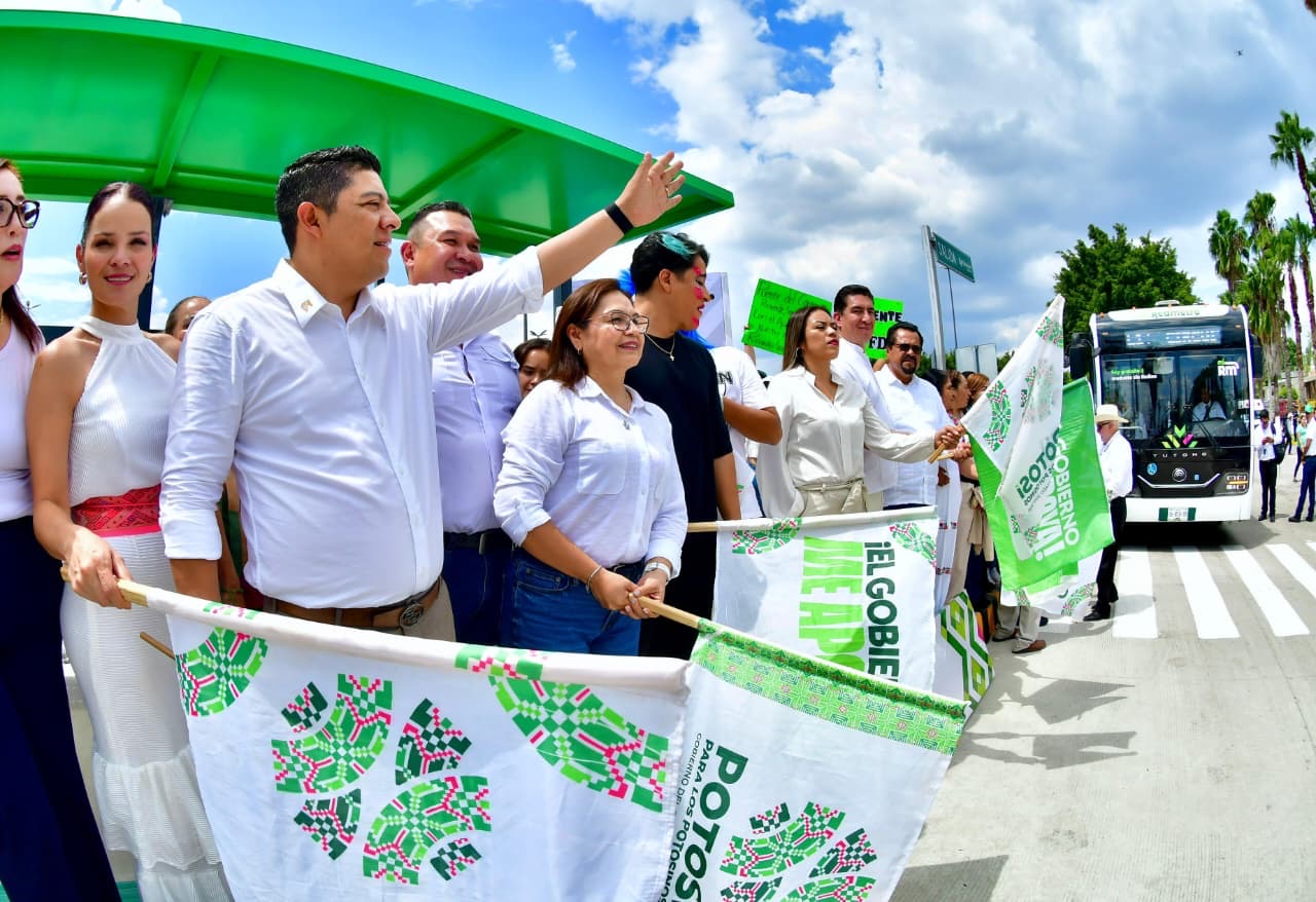 Ricardo Gallardo Cardona durante la puesta en operación de la nueva línea de RedMetro entre Rioverde y Ciudad Fernández.