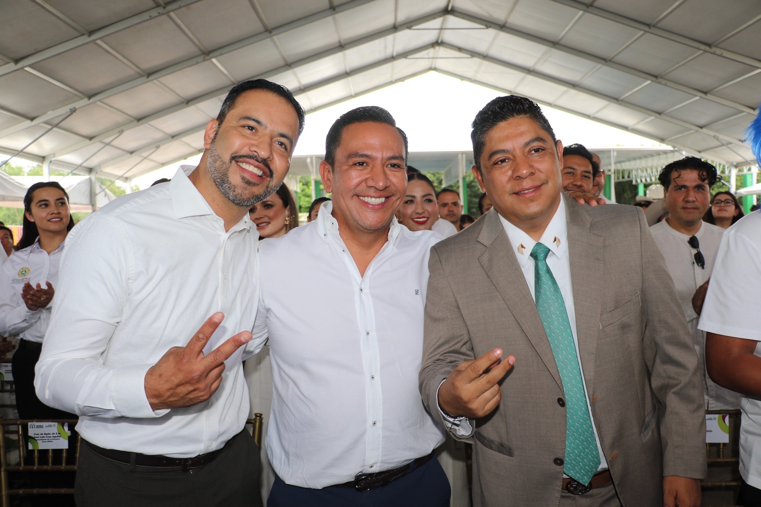 Ignacio Segura Morquecho junto a Ricardo Gallardo Cardona durante el Quinto Informe de Gobierno en Rioverde.