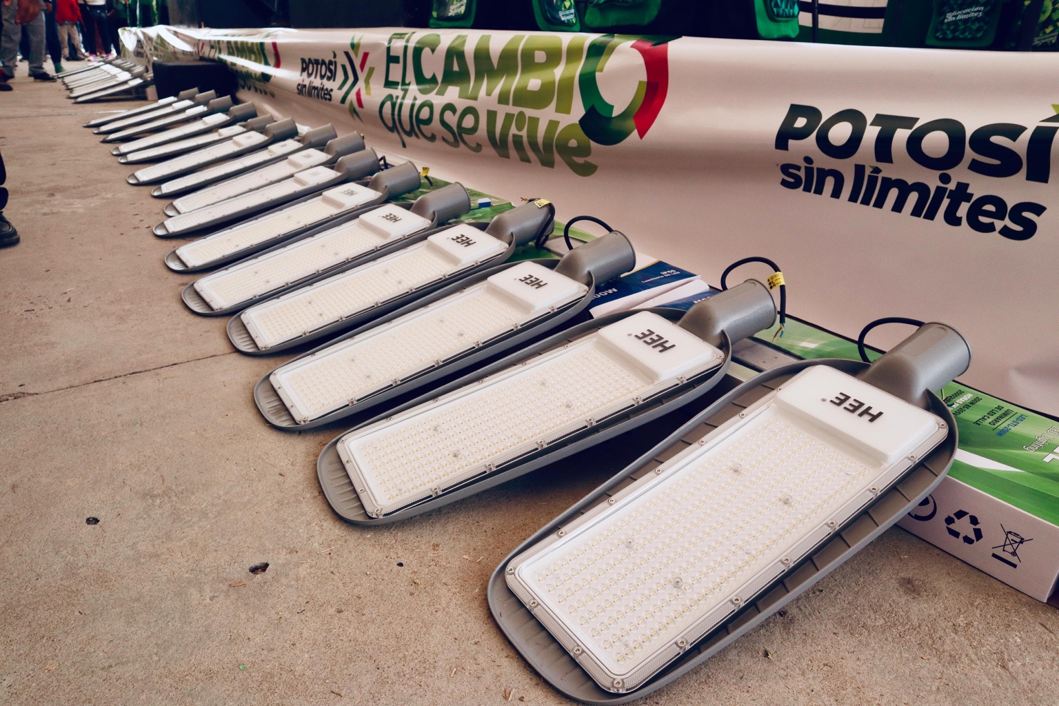 Luminarias LED destinadas a municipios de San Luis Potosí como parte de la modernización del alumbrado público