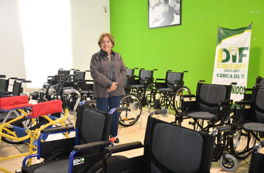  DIF de Soledad entrega 35 apoyos funcionales a personas con dificultades de movilidad