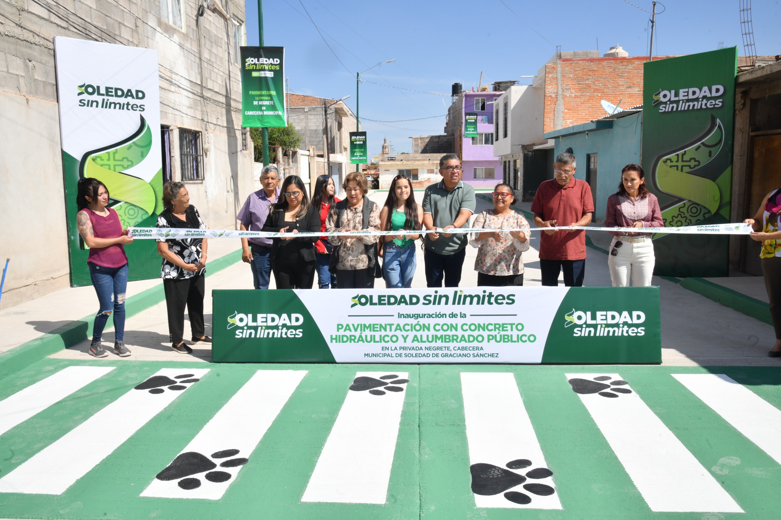 Inauguración de la pavimentación con concreto hidráulico e iluminación de Privada Negrete en Soledad de Graciano Sánchez