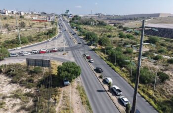 Vista aérea de vialidades en la zona poniente de San Luis Potosí donde se proyecta el Viaducto Villa Magna.
