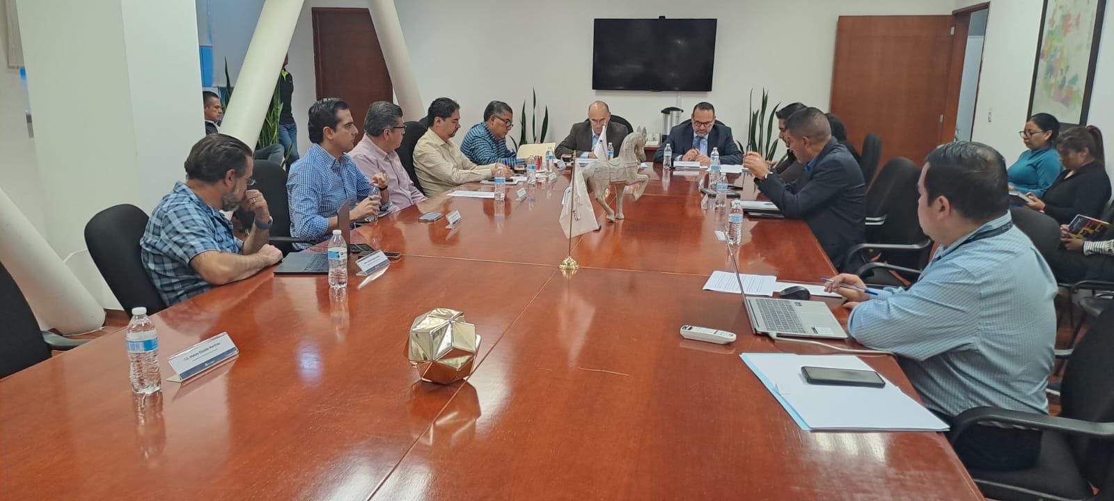 Sesión de la Junta de Gobierno de Interapas en San Luis Potosí.
