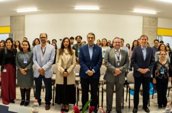 Participantes del simposio de diagnóstico médico y molecular de la UASLP durante la inauguración del encuentro.