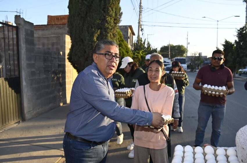  Soledad distribuye tres toneladas de huevo al mes mediante programa casa por casa
