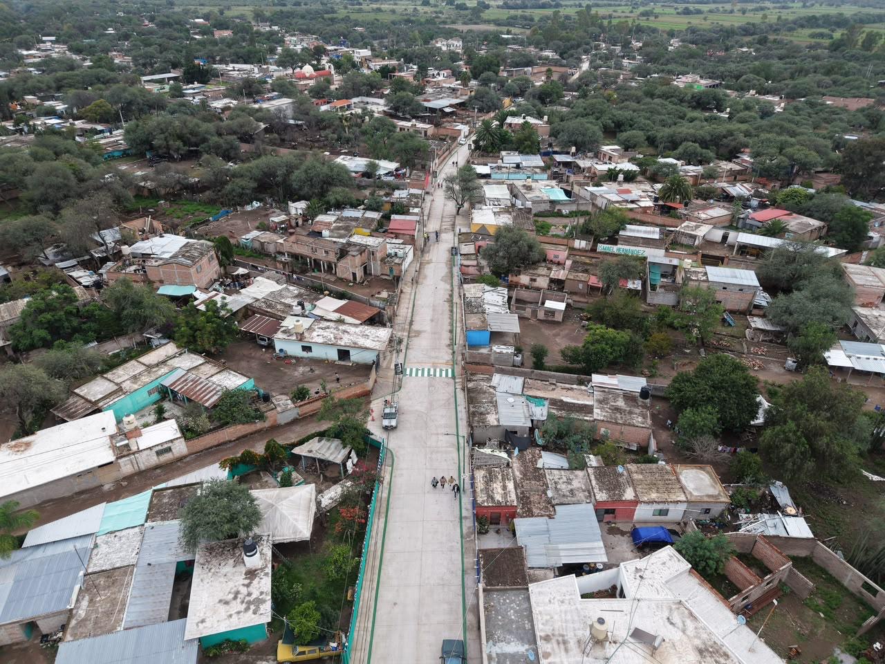 Vista aérea de las calles rehabilitadas en la localidad de El Rosario, Villa de Reyes.