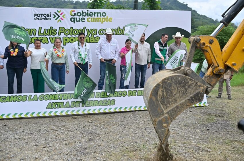  Entregan rehabilitación del camino Cómoca-Axtla e inician construcción de arco de bienvenida en Axtla de Terrazas