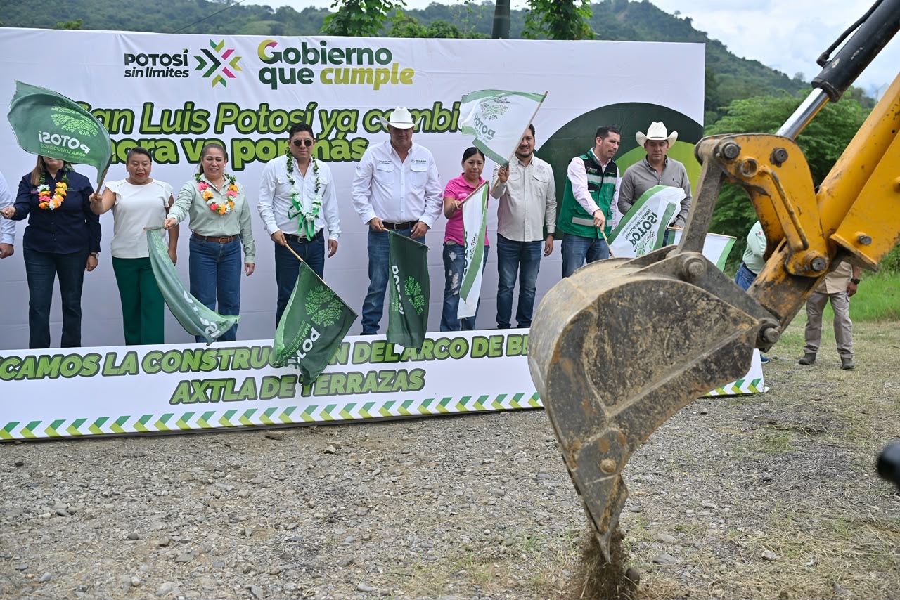 Autoridades estatales dan inicio a las obras del arco de bienvenida en Axtla de Terrazas, San Luis Potosí.