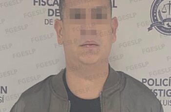 Fotografía difundida por la Fiscalía de San Luis Potosí de un hombre vinculado a proceso, con el rostro parcialmente pixelado y aviso de presunción de inocencia