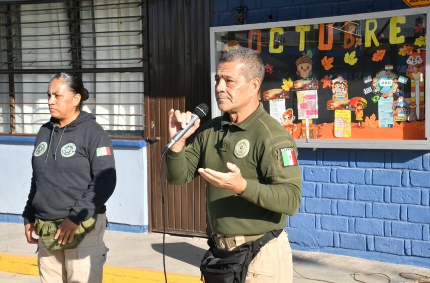  GCM DE SOLEDAD INSTRUYE A PADRES DE FAMILIA EN LABORES ESCOLARES DE VIALIDAD