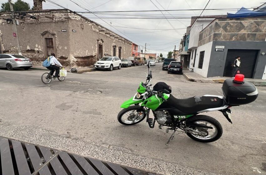  OFICIALES DE SEGURIDAD VIAL Y MOVILIDAD MANTIENEN ORDEN Y SEGURIDAD EN VIALIDADES DE SOLEDAD